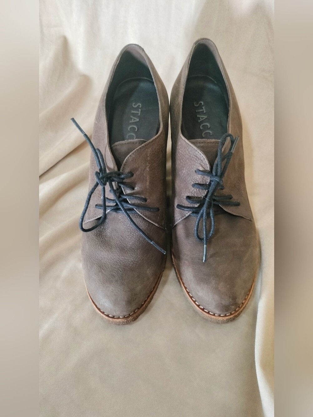 Staccato Women's Brown Suede Wedge Heel Lace Up Oxford. Size 40/US 9 - Picture 2 of 8